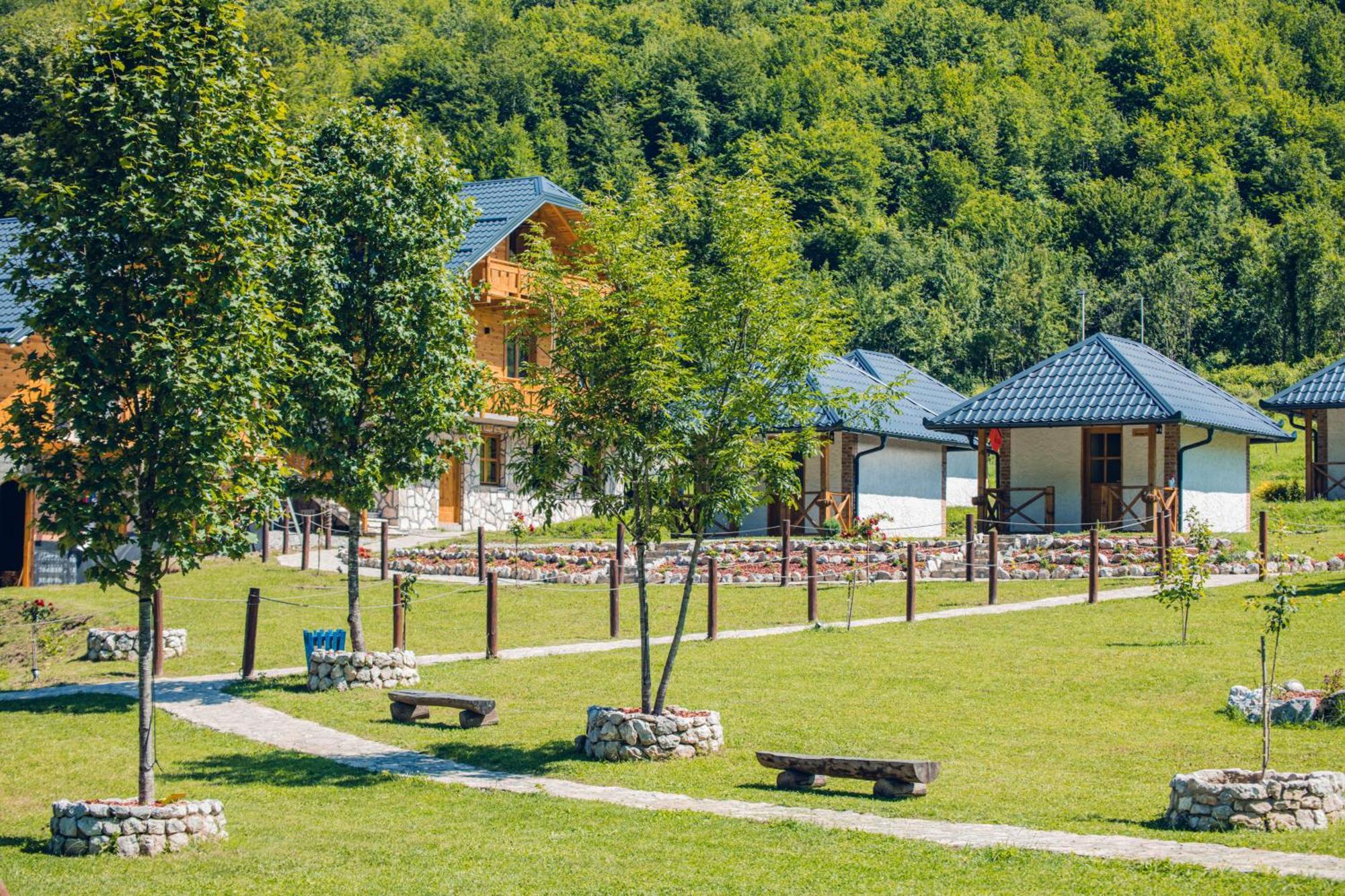 Outdoor Resort Tarasport Foca Luaran gambar