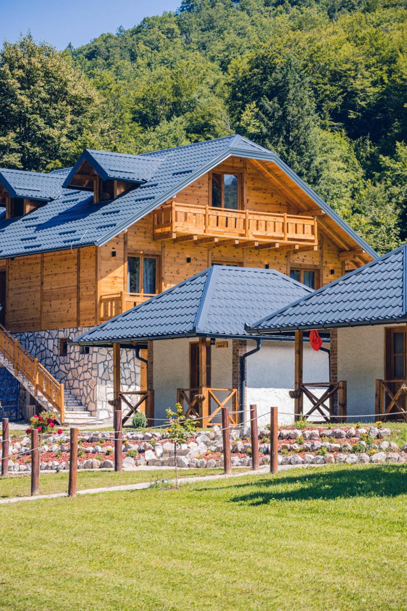 Outdoor Resort Tarasport Foca Luaran gambar